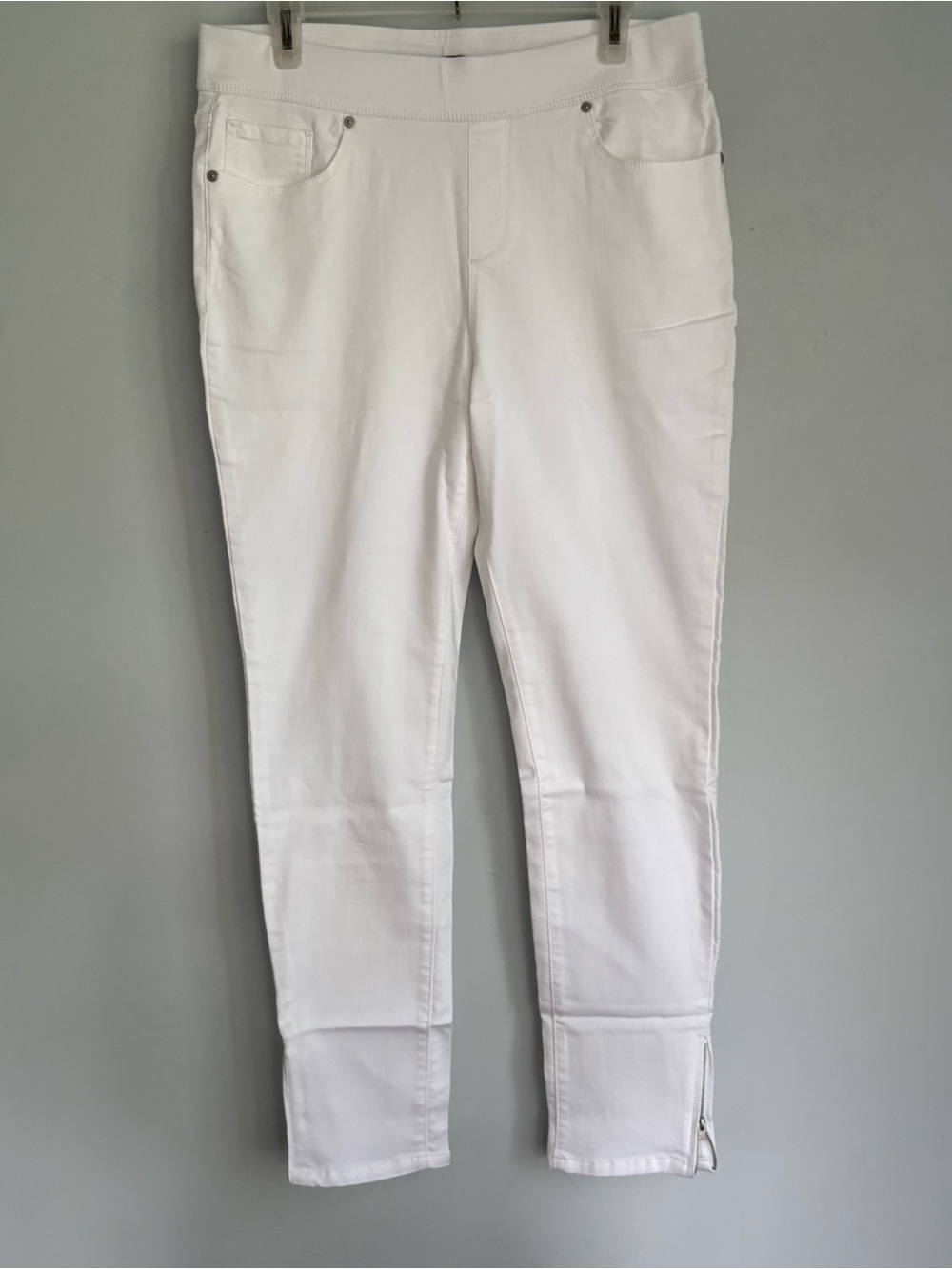 Martha Stewart Women’s White Stretch Skinny Jeans